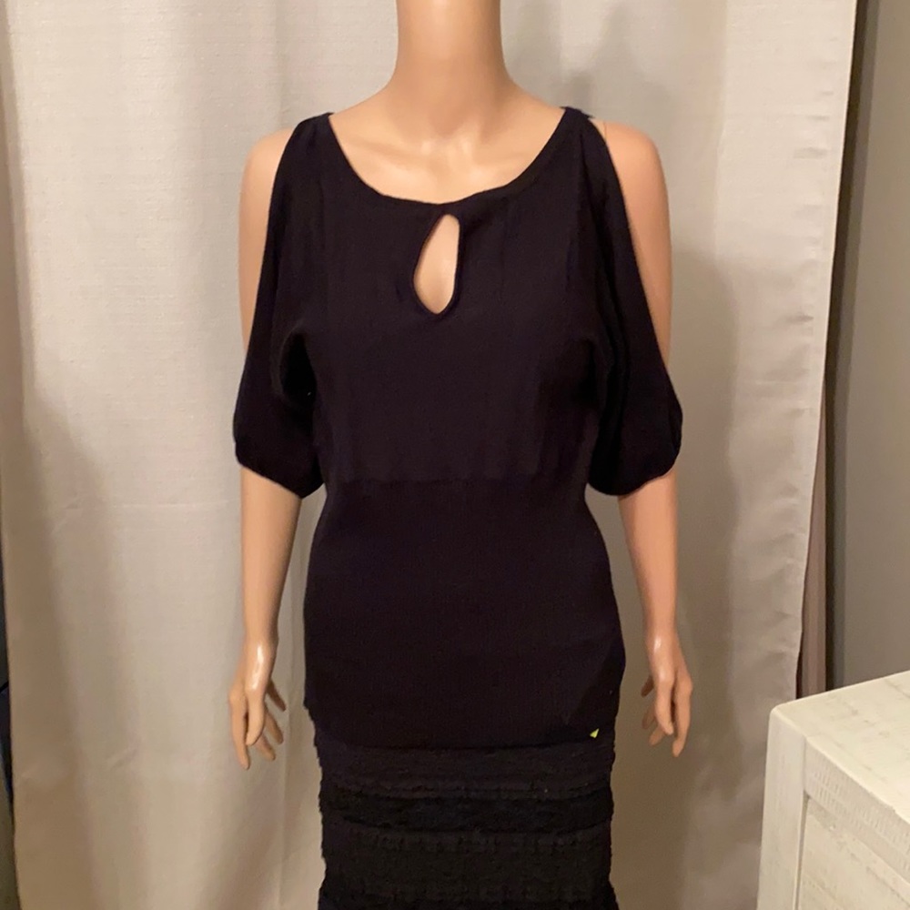Open arm blouse